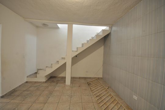 Sala de casa para alugar com 3 quartos, 100m² em Jardim Flor de Maio, São Paulo