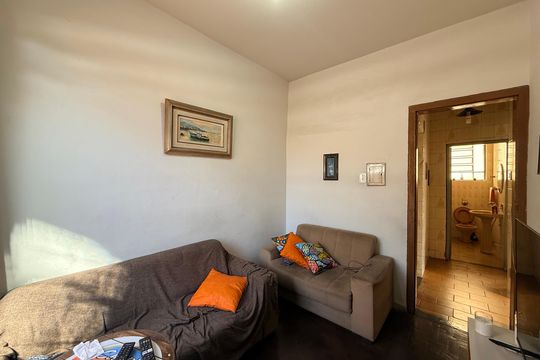 Casa à venda com 5 quartos, 300m² em Carlos Prates, Belo Horizonte