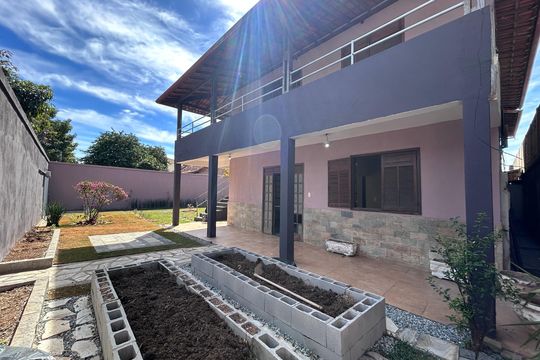 Casa para alugar com 16 quartos, 1000m² em Bandeirantes (Pampulha), Belo Horizonte