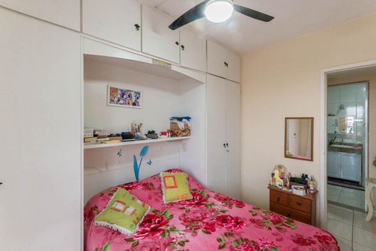 Quarto 1 de apartamento à venda com 2 quartos, 80m² em Maracanã, Rio de Janeiro