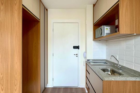 Cozinha de kitnet/studio para alugar com 1 quarto, 25m² em Pinheiros, São Paulo