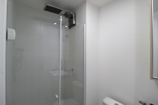 Banheiro de kitnet/studio para alugar com 1 quarto, 25m² em Vila Olímpia, São Paulo