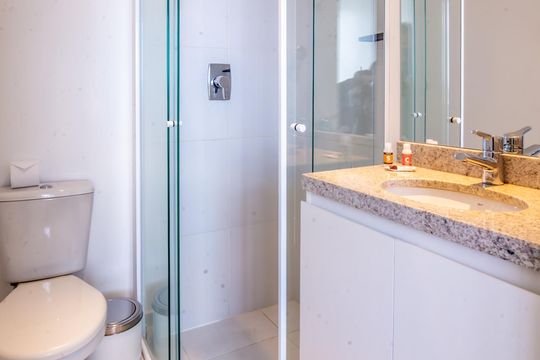 Banheiro de kitnet/studio para alugar com 1 quarto, 21m² em Centro Histórico de São Paulo, São Paulo