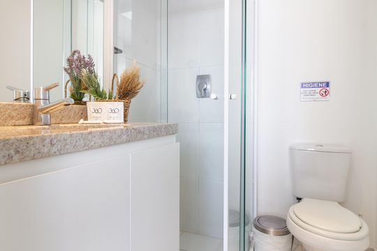Banheiro de kitnet/studio para alugar com 1 quarto, 21m² em Centro Histórico de São Paulo, São Paulo
