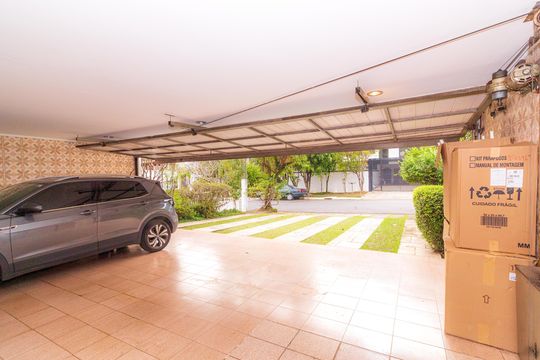 Garagem de casa à venda com 4 quartos, 434m² em Jardim Marajoara, São Paulo