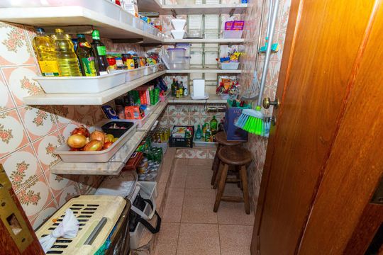 Despensa de casa à venda com 4 quartos, 434m² em Jardim Marajoara, São Paulo