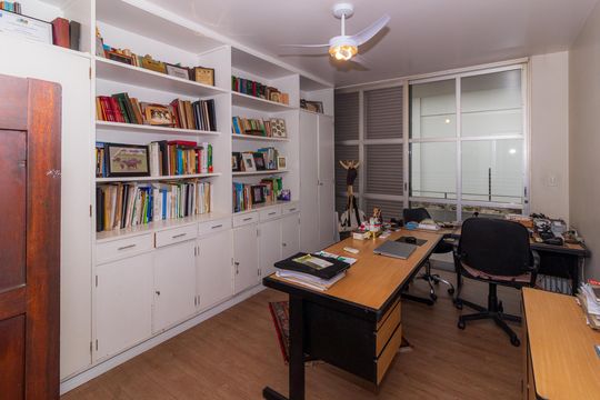 Quarto 1 de casa à venda com 4 quartos, 434m² em Jardim Marajoara, São Paulo