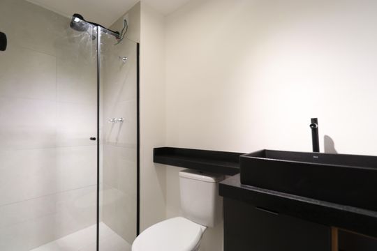 Banheiro  de apartamento para alugar com 1 quarto, 24m² em Barra Funda, São Paulo