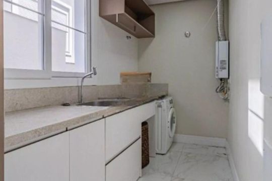 Área de serviço de casa de condomínio para alugar com 3 quartos, 320m² em Neópolis, Gravataí