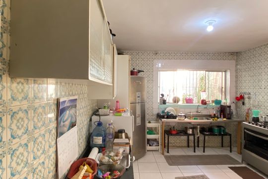 Cozinha 1 de casa à venda com 3 quartos, 200m² em Bela Vista, Osasco