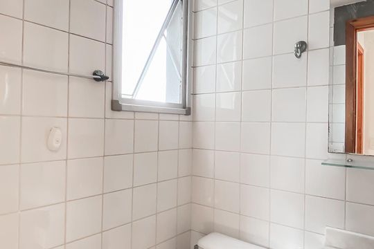 Banheiro de apartamento para alugar com 2 quartos, 50m² em Cidade Patriarca, São Paulo