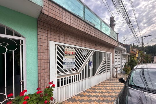 Fachada de casa à venda com 3 quartos, 222m² em Bairro dos Casa, São Bernardo do Campo