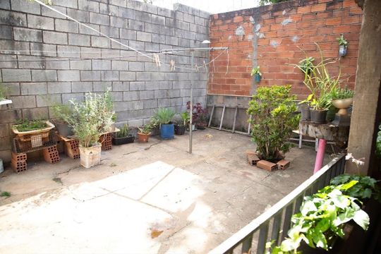 Área externa de casa de condomínio à venda com 3 quartos, 150m² em Condomínio Amin Camargo, Goiânia