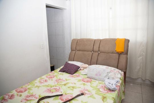 Quarto de casa de condomínio à venda com 3 quartos, 150m² em Condomínio Amin Camargo, Goiânia