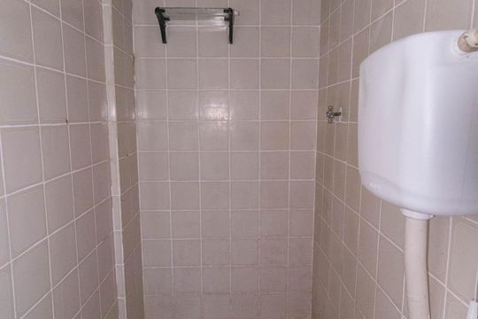 Banheiro de apartamento para alugar com 1 quarto, 42m² em Brasilândia, São Gonçalo