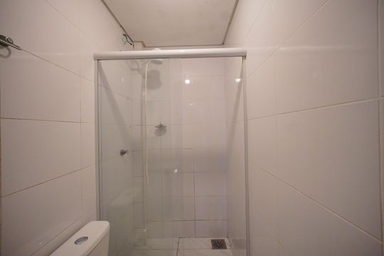 Banheiro de apartamento para alugar com 2 quartos, 60m² em Ingleses do Rio Vermelho, Florianópolis