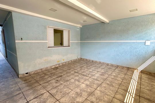 Garagem de casa para alugar com 5 quartos, 175m² em Jardim Monte Carmelo, Guarulhos