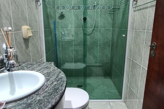 Banheiro de casa à venda com 3 quartos, 171m² em Nova Petrópolis, São Bernardo do Campo