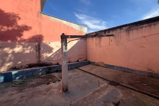Quintal de casa à venda com 2 quartos, 216m² em Parque Xangri-lá, Contagem