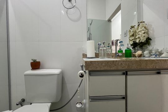Banheiro Social de casa à venda com 2 quartos, 216m² em Parque Xangri-lá, Contagem