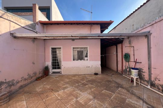 Garagem de casa à venda com 2 quartos, 216m² em Parque Xangri-lá, Contagem
