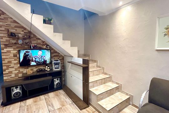 Sala de casa à venda com 4 quartos, 171m² em Jardim Presidente Dutra, Guarulhos