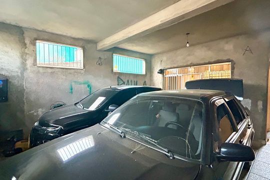 Garagem de casa à venda com 4 quartos, 171m² em Jardim Presidente Dutra, Guarulhos
