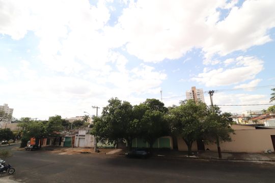 Vista de apartamento para alugar com 3 quartos, 80m² em Tibery, Uberlândia