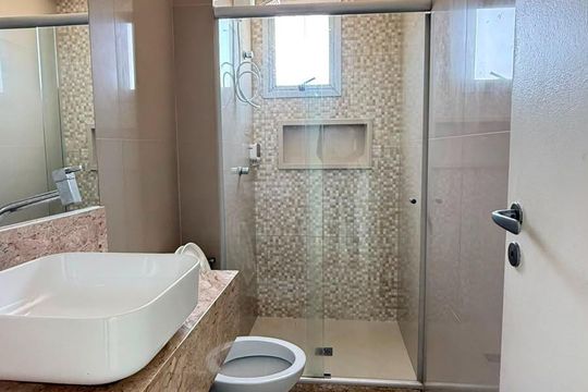 Banheiro de apartamento para alugar com 3 quartos, 71m² em Itapuã, Salvador