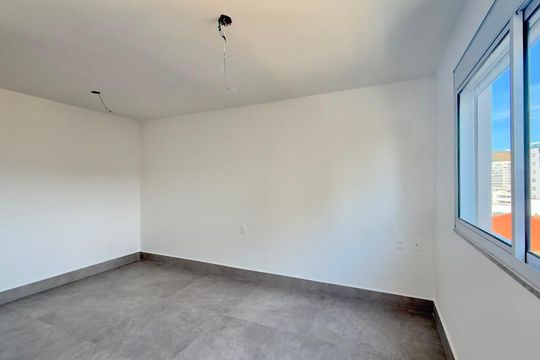 Apartamento à venda com 3 quartos, 229m² em Castelo, Belo Horizonte
