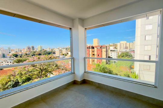 Apartamento à venda com 3 quartos, 163m² em Castelo, Belo Horizonte