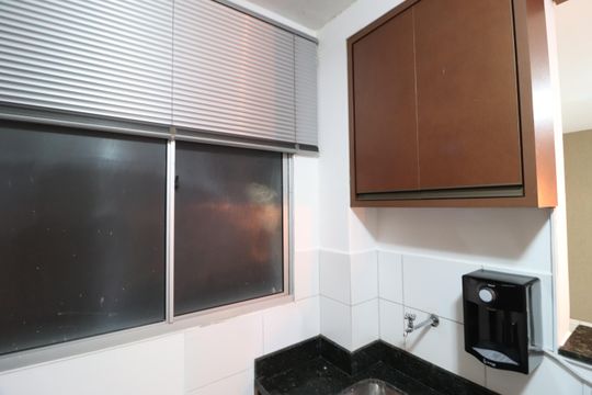 Cozinha de apartamento para alugar com 2 quartos, 55m² em Shopping Park, Uberlândia