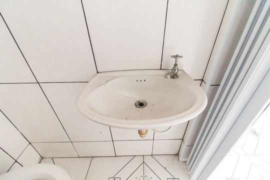 Banheiro de casa para alugar com 1 quarto, 40m² em Jardim Camargo Novo, São Paulo
