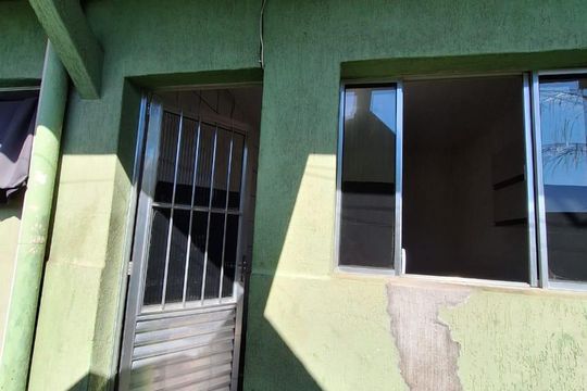 Fachada de casa para alugar com 1 quarto, 16m² em Vila Nova Parada, São Paulo