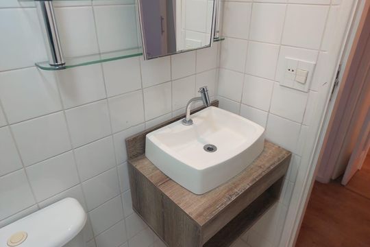 Banheiro de apartamento à venda com 2 quartos, 48m² em Vila Independencia, São Paulo