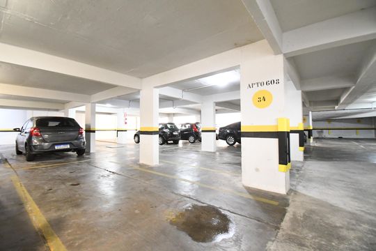 Vaga de Garagem de apartamento para alugar com 2 quartos, 76m² em Cristo Rei, Curitiba