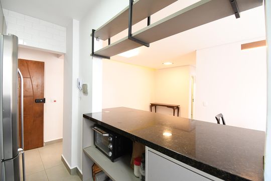 Cozinha de apartamento para alugar com 2 quartos, 76m² em Cristo Rei, Curitiba