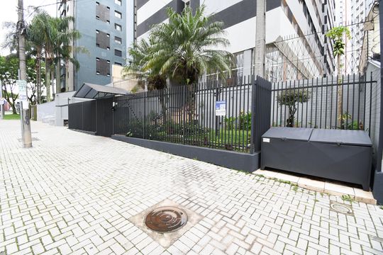 Placa de apartamento para alugar com 2 quartos, 76m² em Cristo Rei, Curitiba