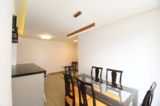 Apartamento para alugar com 2 quartos, 76m² em Cristo Rei, Curitiba