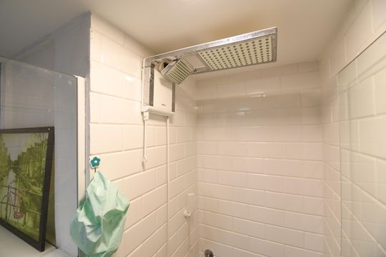 Banheiro de apartamento para alugar com 2 quartos, 76m² em Cristo Rei, Curitiba