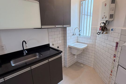 Cozinha de apartamento para alugar com 1 quarto, 52m² em Leblon, Rio de Janeiro