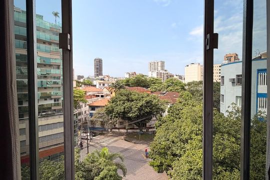 Vista Sala de apartamento para alugar com 1 quarto, 52m² em Leblon, Rio de Janeiro