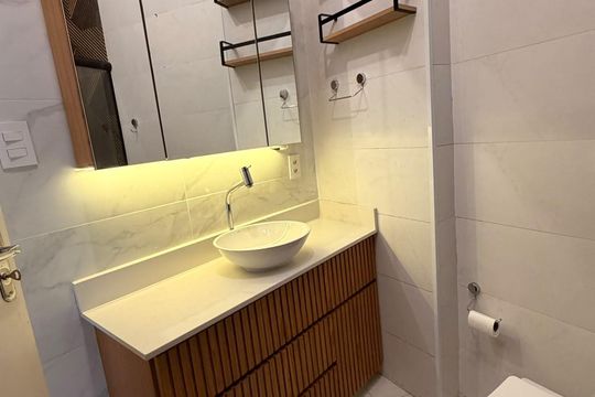 Banheiro de apartamento para alugar com 1 quarto, 52m² em Leblon, Rio de Janeiro