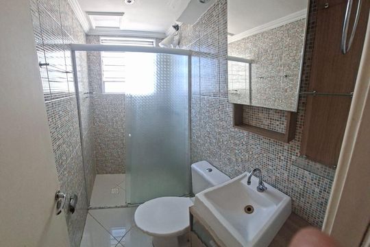 Banheiro de apartamento para alugar com 2 quartos, 49m² em Planalto, São Bernardo do Campo