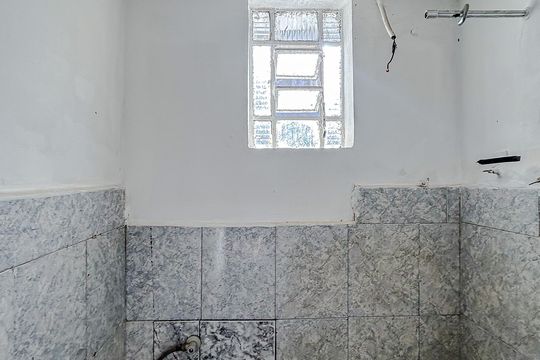 Banheiro de casa para alugar com 1 quarto, 40m² em Chácara Seis de Outubro, São Paulo