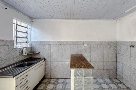 Cozinha de casa para alugar com 1 quarto, 40m² em Chácara Seis de Outubro, São Paulo