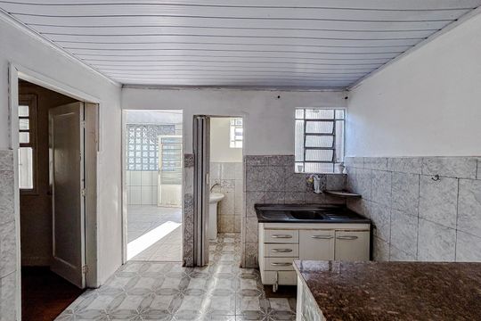 Cozinha de casa para alugar com 1 quarto, 40m² em Chácara Seis de Outubro, São Paulo