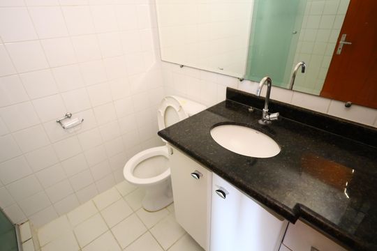 Banheiro de apartamento à venda com 2 quartos, 62m² em Jaguaribe, Osasco