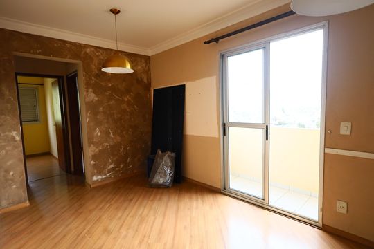 Sala de apartamento à venda com 2 quartos, 62m² em Jaguaribe, Osasco