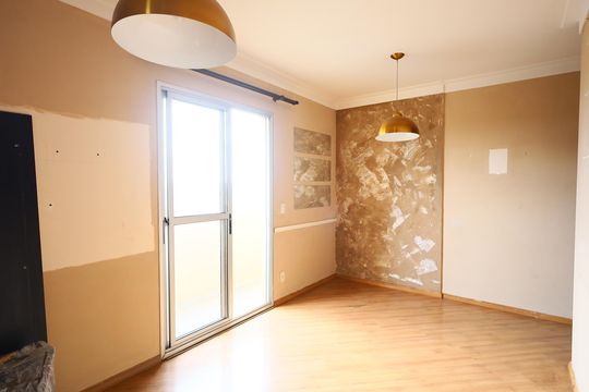 Sala de apartamento à venda com 2 quartos, 62m² em Jaguaribe, Osasco